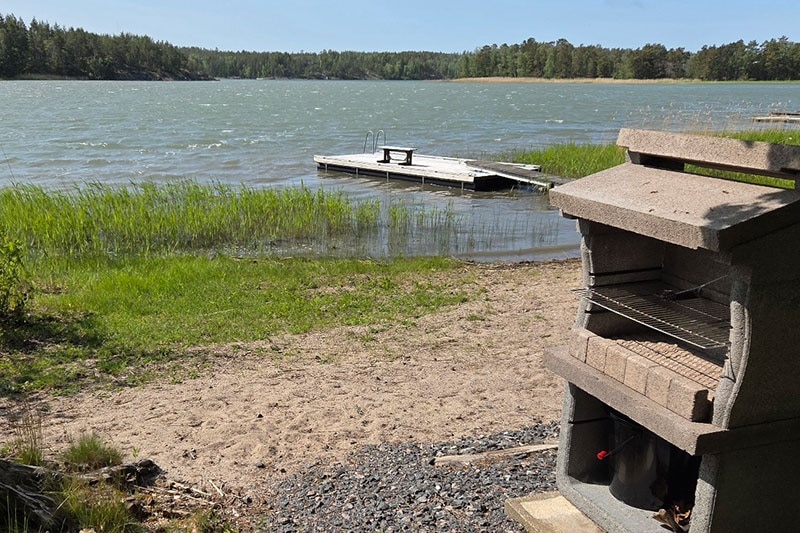 gulsparven keltasirkku laituri
